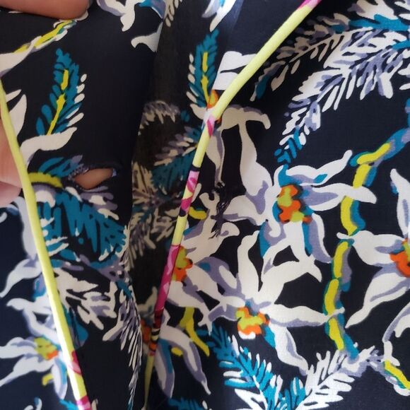 Cinq a Sept Silk Juliet Floral Print Blue Multi Color Blouse Women's Size Small - Picture 11 of 11